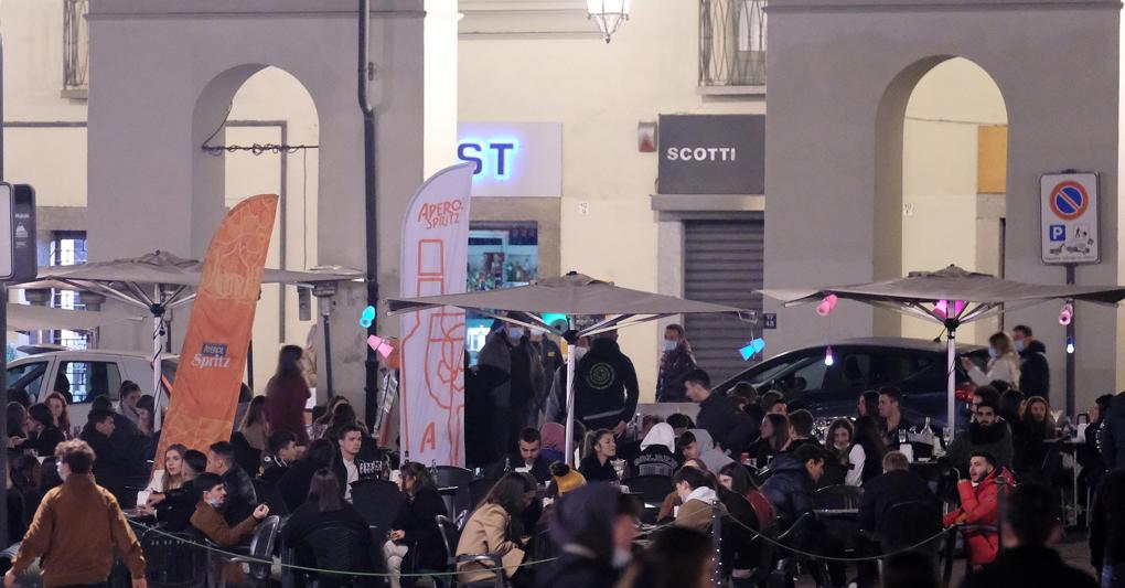 Mercato serale after best sale hours